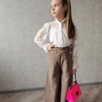 Блузка из кружева